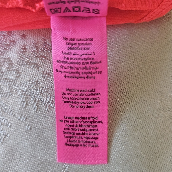 La SENZA Pink Sports Bra with Racerback Design Mesh Detail SZ 32D/34DD - Picture 9 of 10
